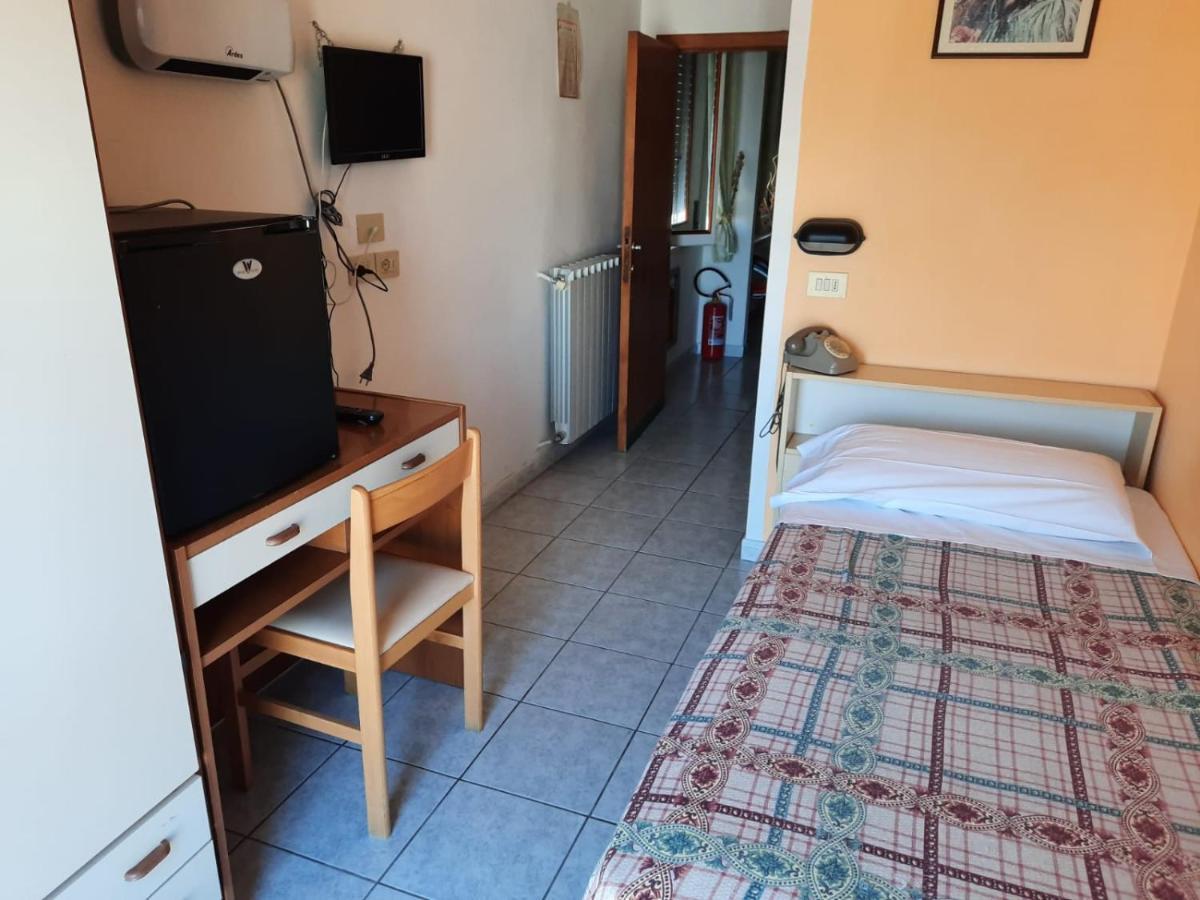 Hotel Vittoria Chianciano Terme Buitenkant foto