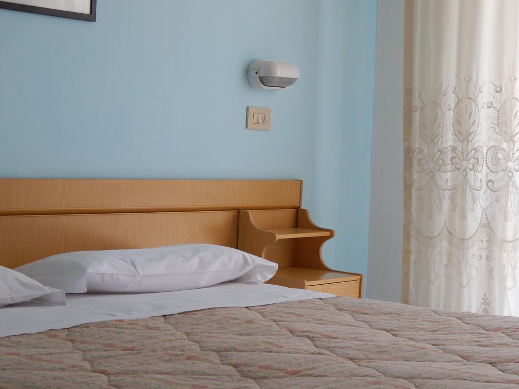 Hotel Vittoria Chianciano Terme Buitenkant foto