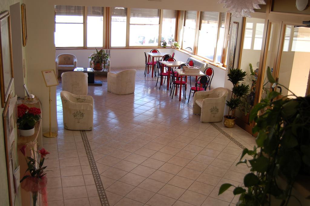 Hotel Vittoria Chianciano Terme Buitenkant foto